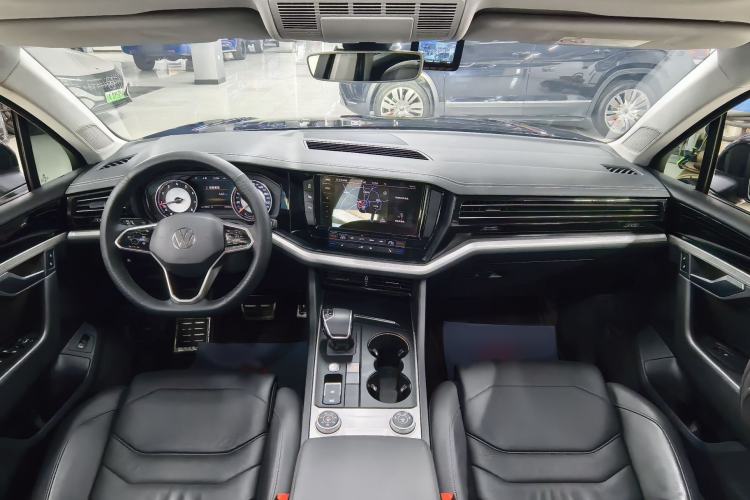 Used Volkswagen Touareg 2021 2.0 TSI Flagship Special Edition Interior 2