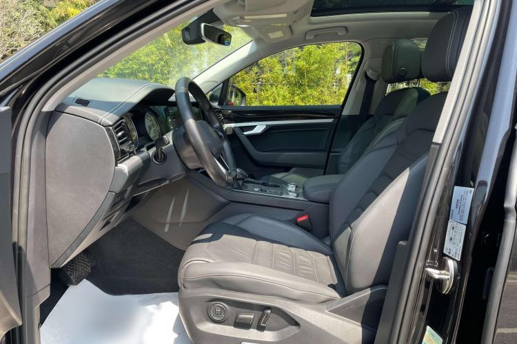Used Volkswagen Touareg 2021 2.0 TSI Flagship Special Edition Interior 2
