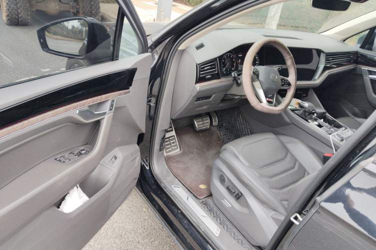 Used Volkswagen Touareg 2021 2.0 TSI RuiShang Edition Interior 3