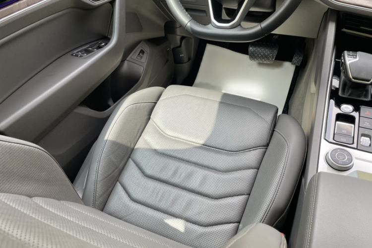 Used Volkswagen Touareg 2021 3.0 TSI Prestige Edition Classic Sport Package Interior 5