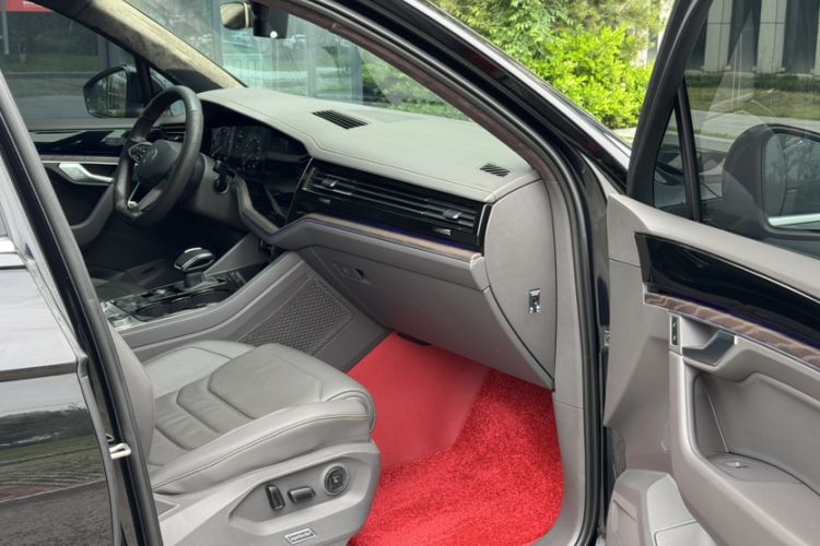 Used Volkswagen Touareg 2021 3.0 TSI Prestige Edition Classic Sport Package Interior 8