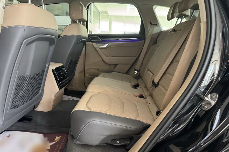 Used Volkswagen Touareg 2021 3.0 TSI Prestige Edition Interior 8