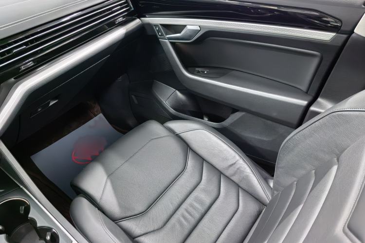 Used Volkswagen Touareg 2021 2.0 TSI Flagship Special Edition Interior 9