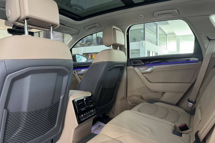 Used Volkswagen Touareg 2021 3.0 TSI Prestige Edition Interior 9