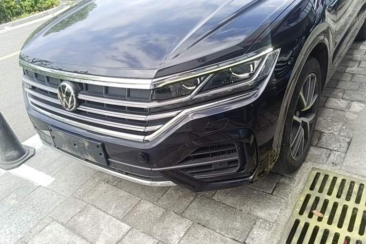Used Volkswagen Touareg 2021 3.0 TSI Prestige Edition Classic Sport Package Left Front Headlight