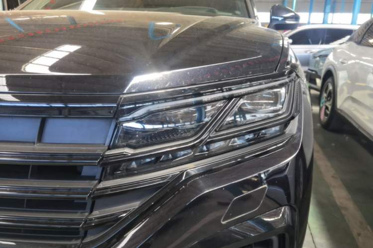 Used Volkswagen Touareg 2021 3.0 TSI Prestige Edition Left Front Headlight
