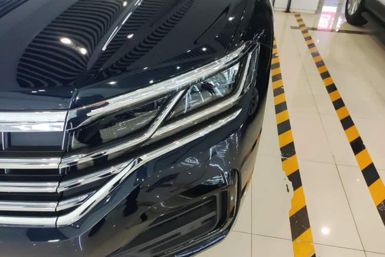 Used Volkswagen Touareg 2021 3.0 TSI Prestige Edition Classic Sport Package Left Front Headlight