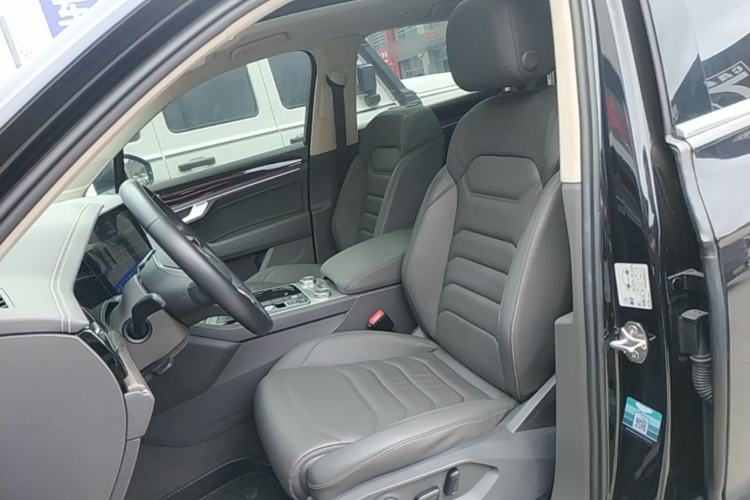 Used Volkswagen Touareg 2021 2.0 TSI RuiShang Edition Left Front Seat