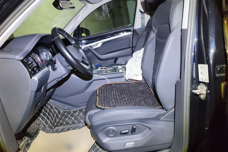 Used Volkswagen Touareg 2021 2.0 TSI Flagship Special Edition Left Front Seat