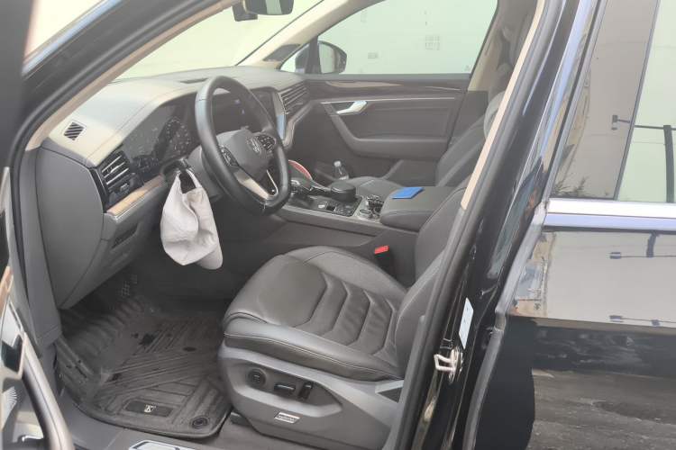 Used Volkswagen Touareg 2021 2.0 TSI Ruiyi Edition Left Front Seat