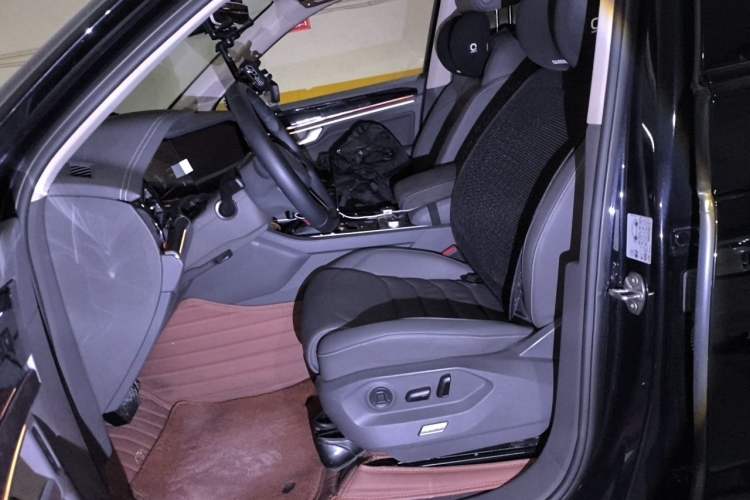 Used Volkswagen Touareg 2021 3.0 TSI Luxury Edition Black Diamond Sport Package Left Front Seat