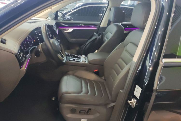 Used Volkswagen Touareg 2021 3.0 TSI Prestige Edition Classic Sport Package Left Front Seat
