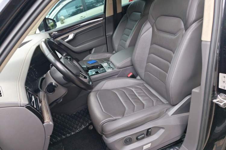 Used Volkswagen Touareg 2021 2.0 TSI RuiShang Edition Left Front Seat