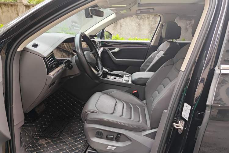 Used Volkswagen Touareg 2021 3.0 TSI Prestige Edition Classic Sport Package Left Front Seat