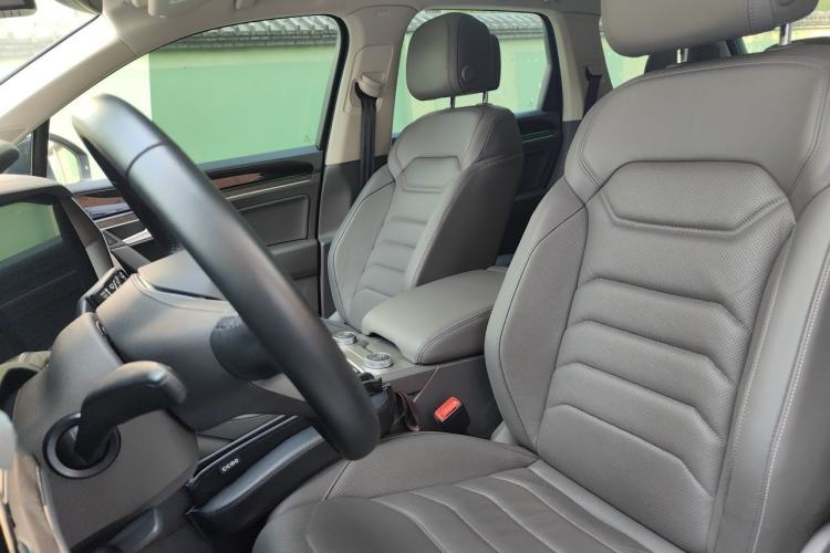 Used Volkswagen Touareg 2021 3.0 TSI Prestige Edition Classic Sport Package Left Front Seat
