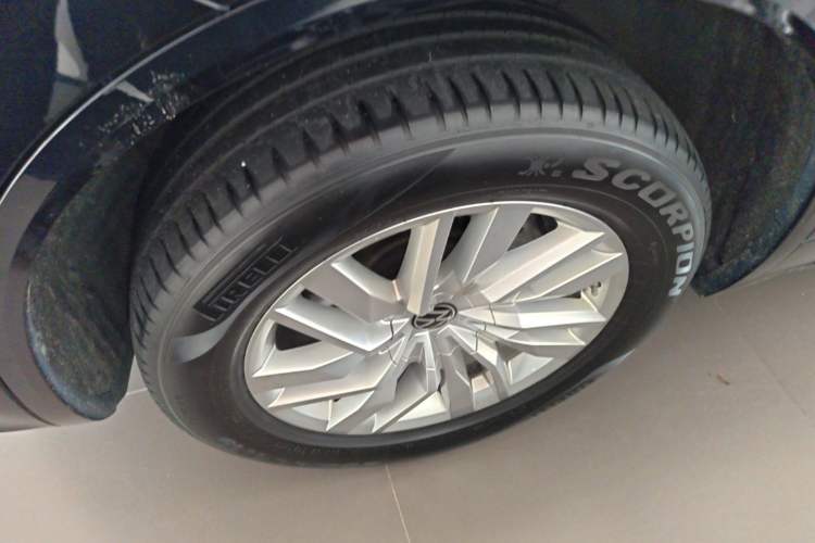 Used Volkswagen Touareg 2021 2.0 TSI RuiShang Edition Left Front Wheel Hub
