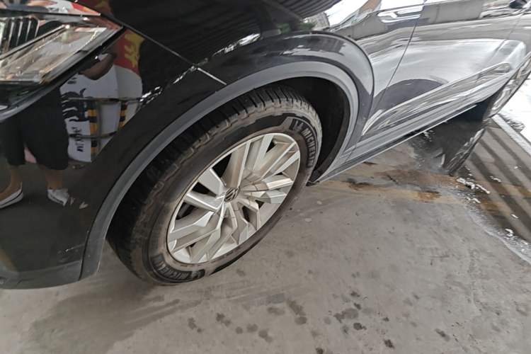Used Volkswagen Touareg 2021 2.0 TSI Flagship Special Edition Left Front Wheel Hub