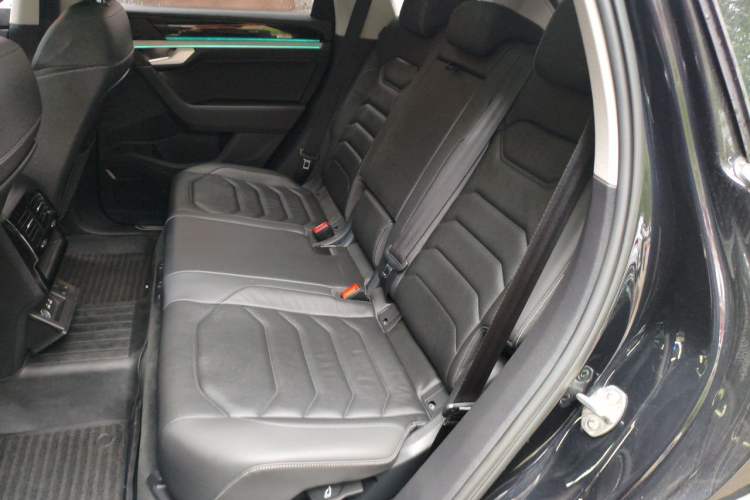 Used Volkswagen Touareg 2021 2.0 TSI RuiShang Edition Left Rear Seat