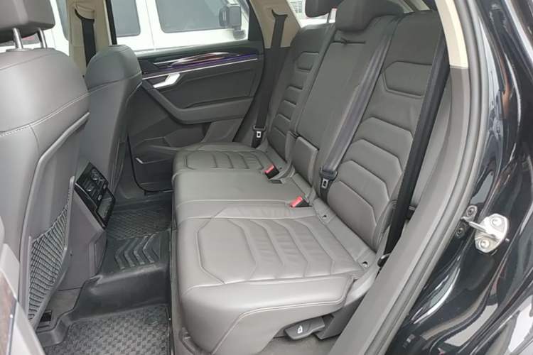 Used Volkswagen Touareg 2021 2.0 TSI RuiShang Edition Left Rear Seat