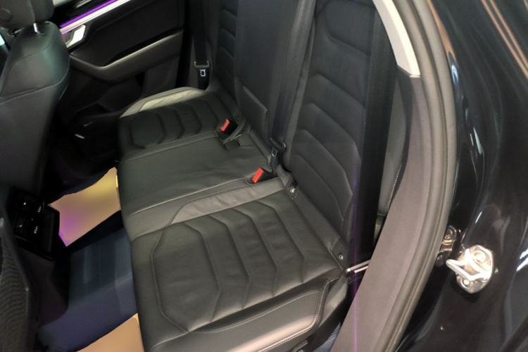 Used Volkswagen Touareg 2021 3.0 TSI Luxury Edition Black Diamond Sport Package Left Rear Seat