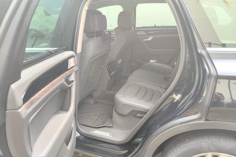 Used Volkswagen Touareg 2021 2.0 TSI Ruiyi Edition Left Rear Seat