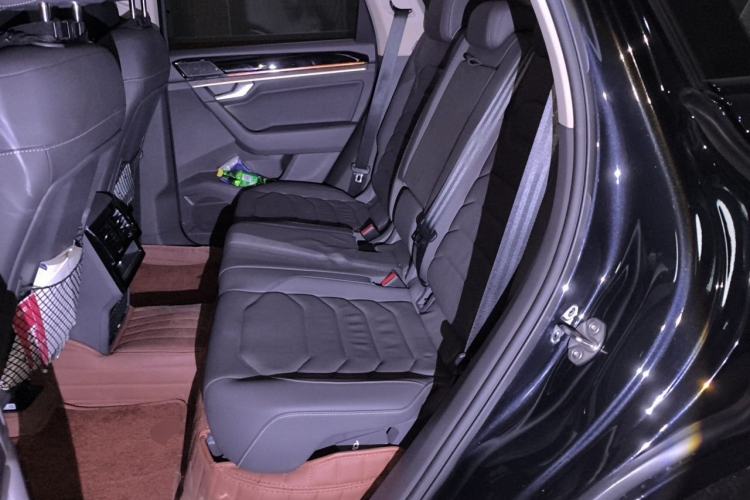 Used Volkswagen Touareg 2021 3.0 TSI Luxury Edition Black Diamond Sport Package Left Rear Seat