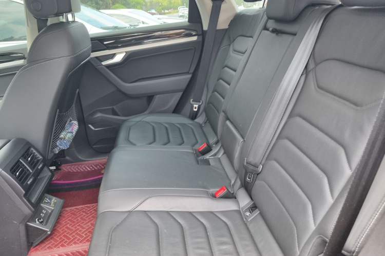 Used Volkswagen Touareg 2021 2.0 TSI RuiShang Edition Left Rear Seat