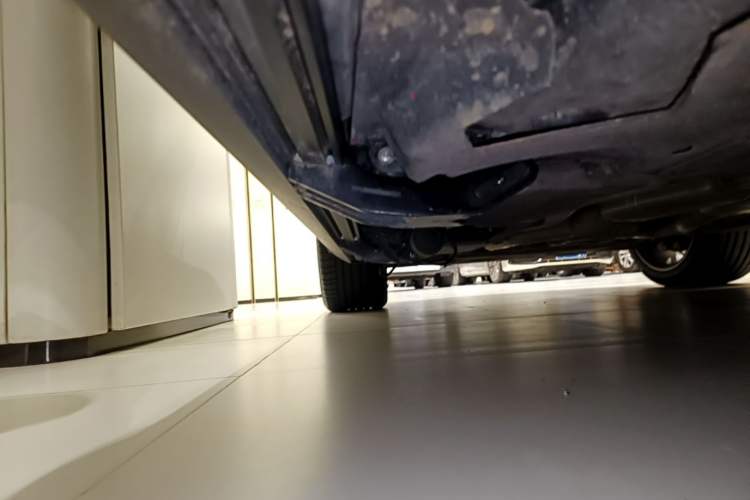 Used Volkswagen Touareg 2021 3.0 TSI Prestige Edition Classic Sport Package Left Side Sill