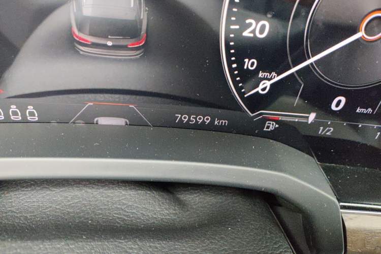 Used Volkswagen Touareg 2021 3.0 TSI Luxury Edition Black Diamond Sport Package Odometer Close Up