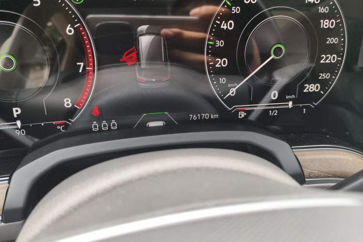 Used Volkswagen Touareg 2021 3.0 TSI Prestige Edition Classic Sport Package Odometer Close Up