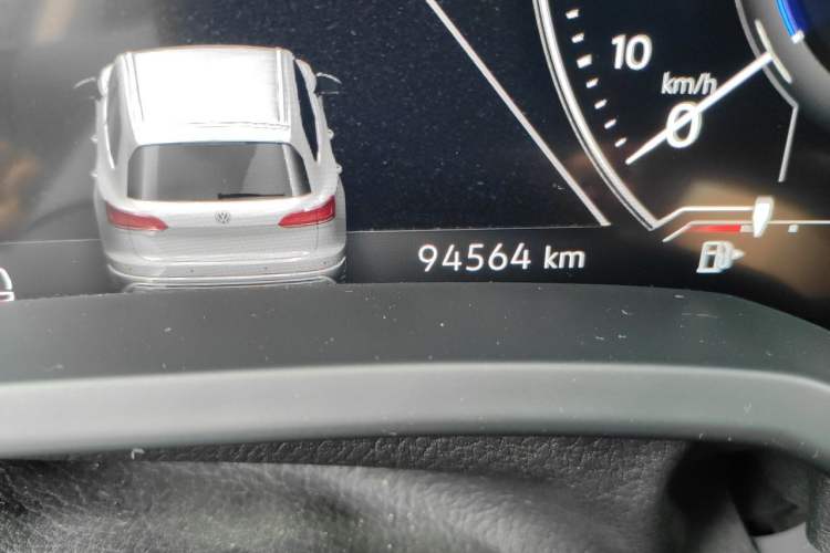 Used Volkswagen Touareg 2021 3.0 TSI Luxury Edition Black Diamond Sport Package Odometer Close Up
