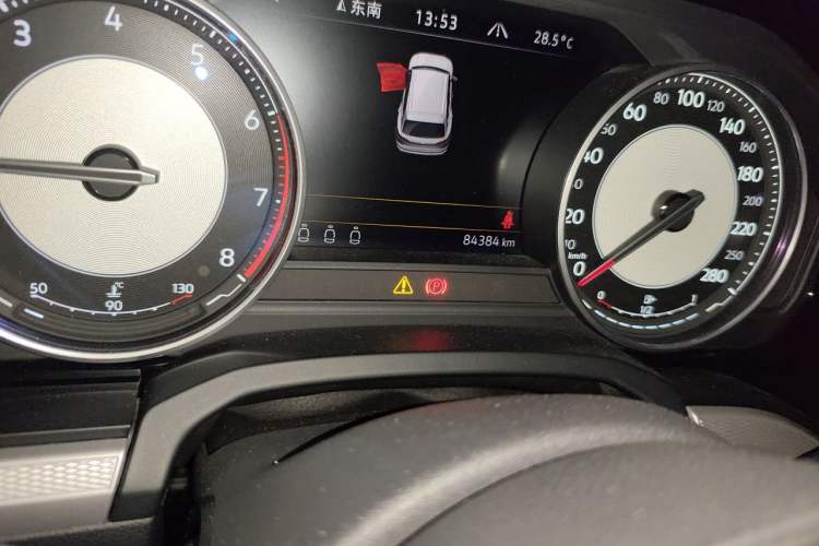 Used Volkswagen Touareg 2021 2.0 TSI Flagship Special Edition Odometer Close Up