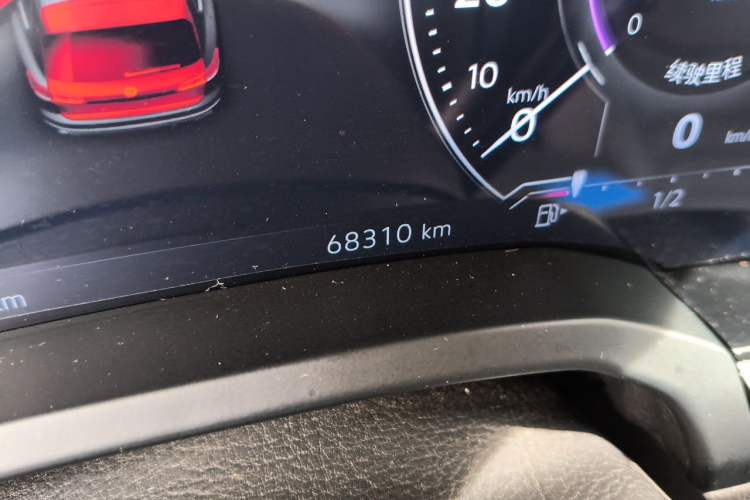 Used Volkswagen Touareg 2021 2.0 TSI Ruiyi Edition Odometer Close Up