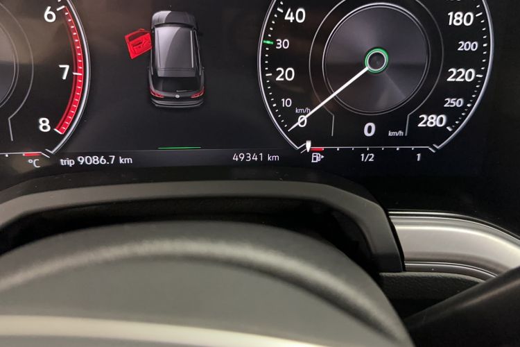 Used Volkswagen Touareg 2021 3.0 TSI Prestige Edition Classic Sport Package Odometer Close Up