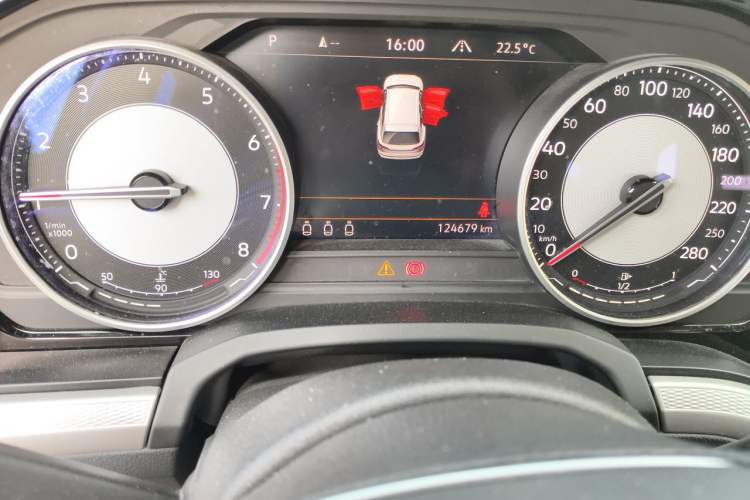 Used Volkswagen Touareg 2021 2.0 TSI Flagship Special Edition Odometer Close Up