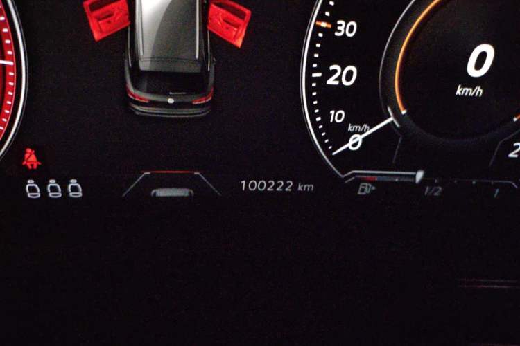 Used Volkswagen Touareg 2021 3.0 TSI Prestige Edition Odometer Close Up