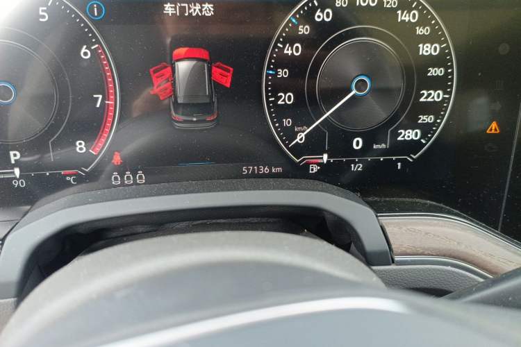 Used Volkswagen Touareg 2021 3.0 TSI Luxury Edition Black Diamond Sport Package Odometer Close Up