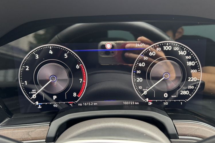 Used Volkswagen Touareg 2021 3.0 TSI Prestige Edition Classic Sport Package Odometer Close Up