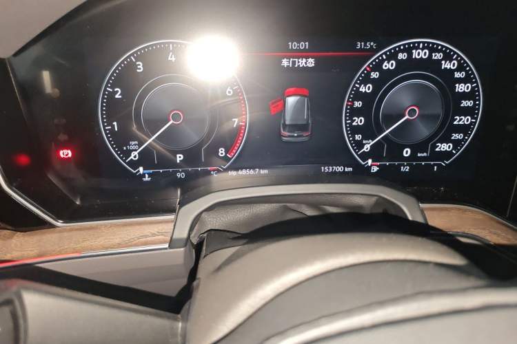 Used Volkswagen Touareg 2021 2.0 TSI Ruiyi Edition Odometer Close Up