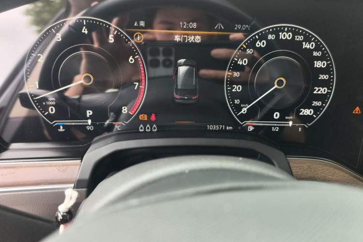 Used Volkswagen Touareg 2021 3.0 TSI Prestige Edition Classic Sport Package Odometer Close Up