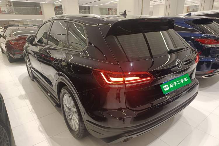 Used Volkswagen Touareg 2021 2.0 TSI Flagship Special Edition Rear Left 45 Deg