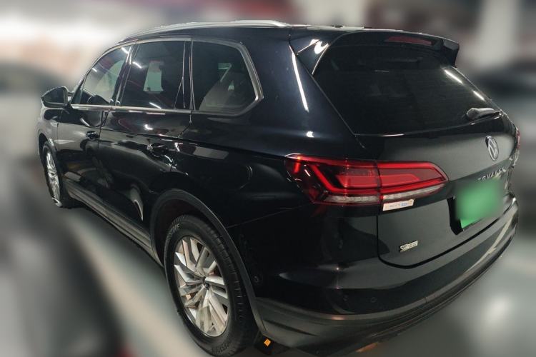 Used Volkswagen Touareg 2021 2.0 TSI Flagship Special Edition Rear Left 45 Deg