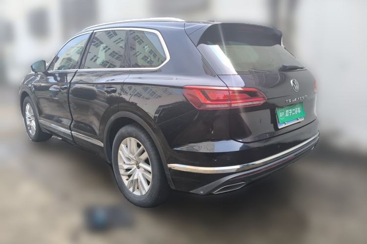Used Volkswagen Touareg 2021 2.0 TSI Ruiyi Edition Rear Left 45 Deg