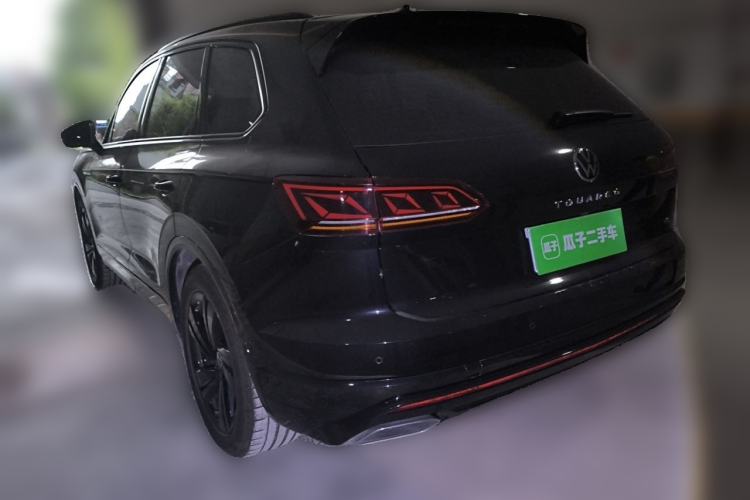Used Volkswagen Touareg 2021 3.0 TSI Luxury Edition Black Diamond Sport Package Rear Left 45 Deg