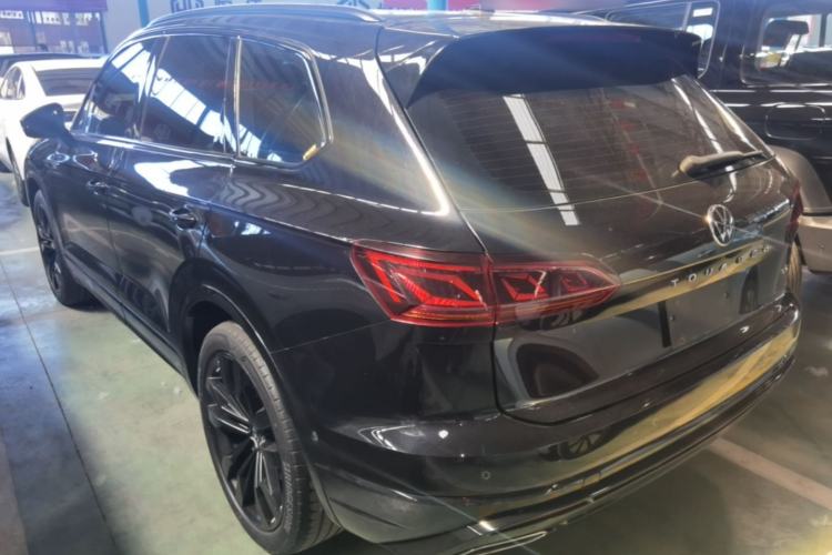 Used Volkswagen Touareg 2021 3.0 TSI Prestige Edition Rear Left 45 Deg