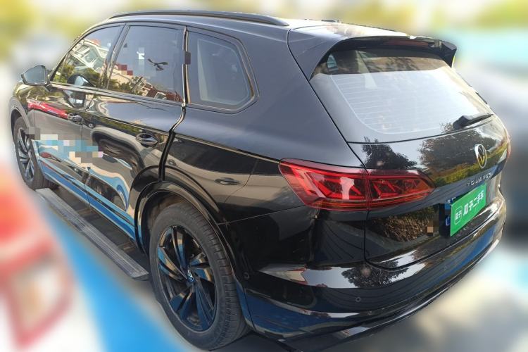 Used Volkswagen Touareg 2021 3.0 TSI Luxury Edition Black Diamond Sport Package Rear Left 45 Deg