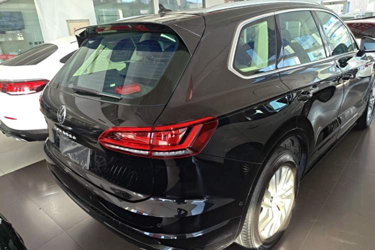 Used Volkswagen Touareg 2021 2.0 TSI RuiShang Edition Rear Right 45 Deg