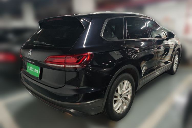 Used Volkswagen Touareg 2021 2.0 TSI Flagship Special Edition Rear Right 45 Deg