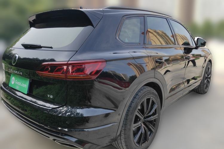 Used Volkswagen Touareg 2021 3.0 TSI Luxury Edition Black Diamond Sport Package Rear Right 45 Deg