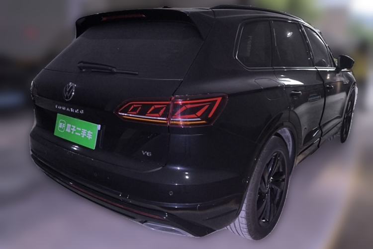 Used Volkswagen Touareg 2021 3.0 TSI Luxury Edition Black Diamond Sport Package Rear Right 45 Deg